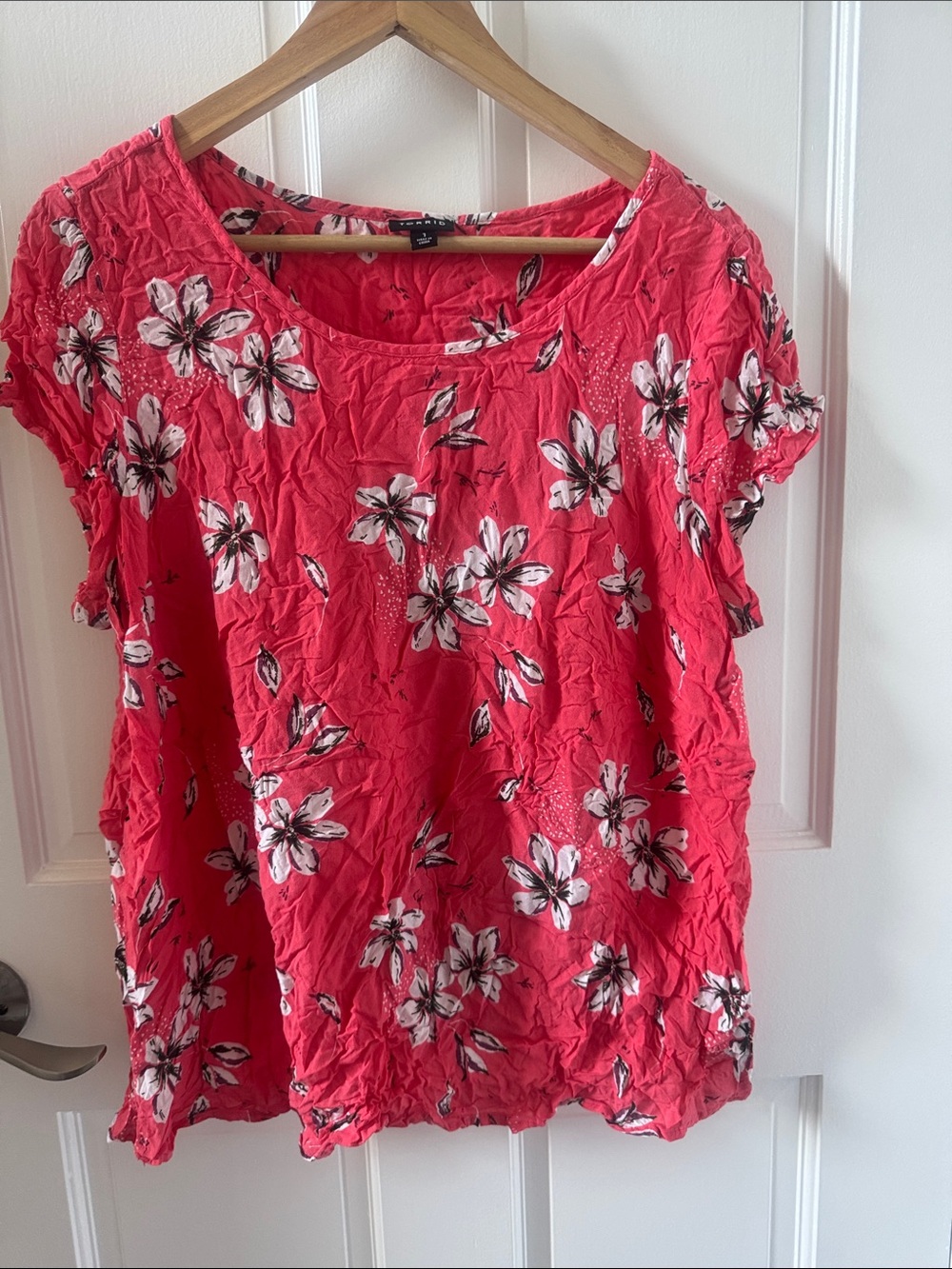 torrid Coral Pink Floral Scoop Neck Short Sleeve Top